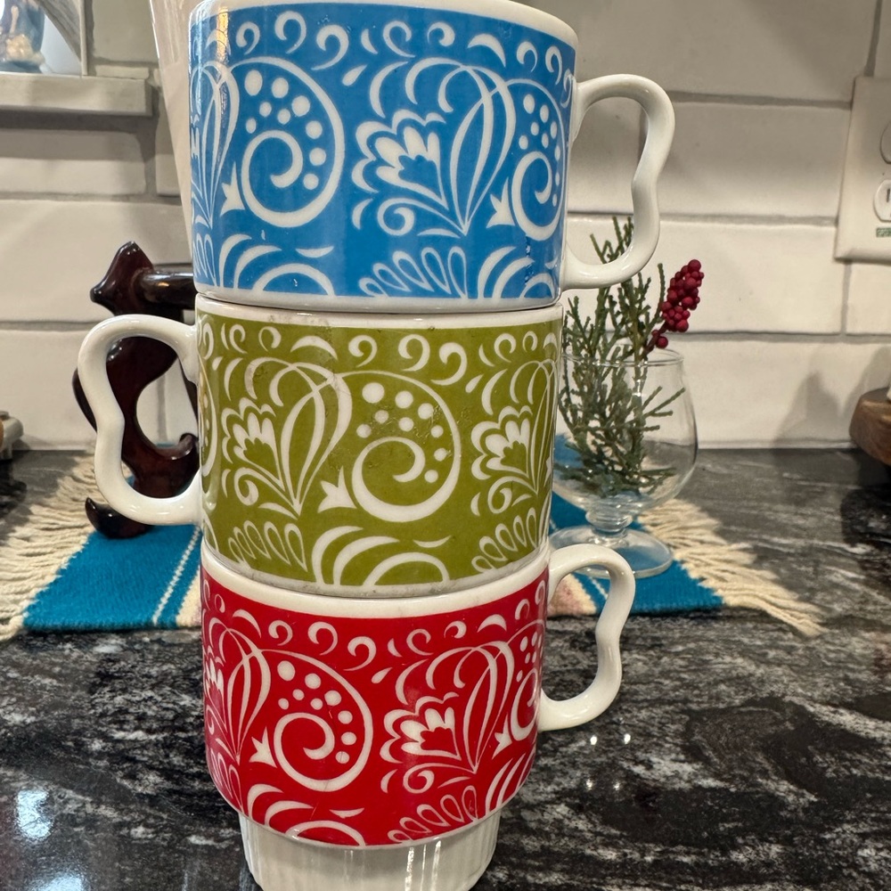 MCM Japan Stacking Mugs with Heart Handle